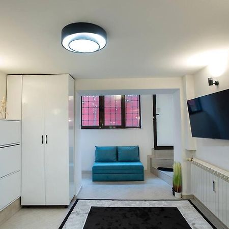 Studio With Courtyard Just Steps Away Vitosha Str โซเฟีย ภายนอก รูปภาพ