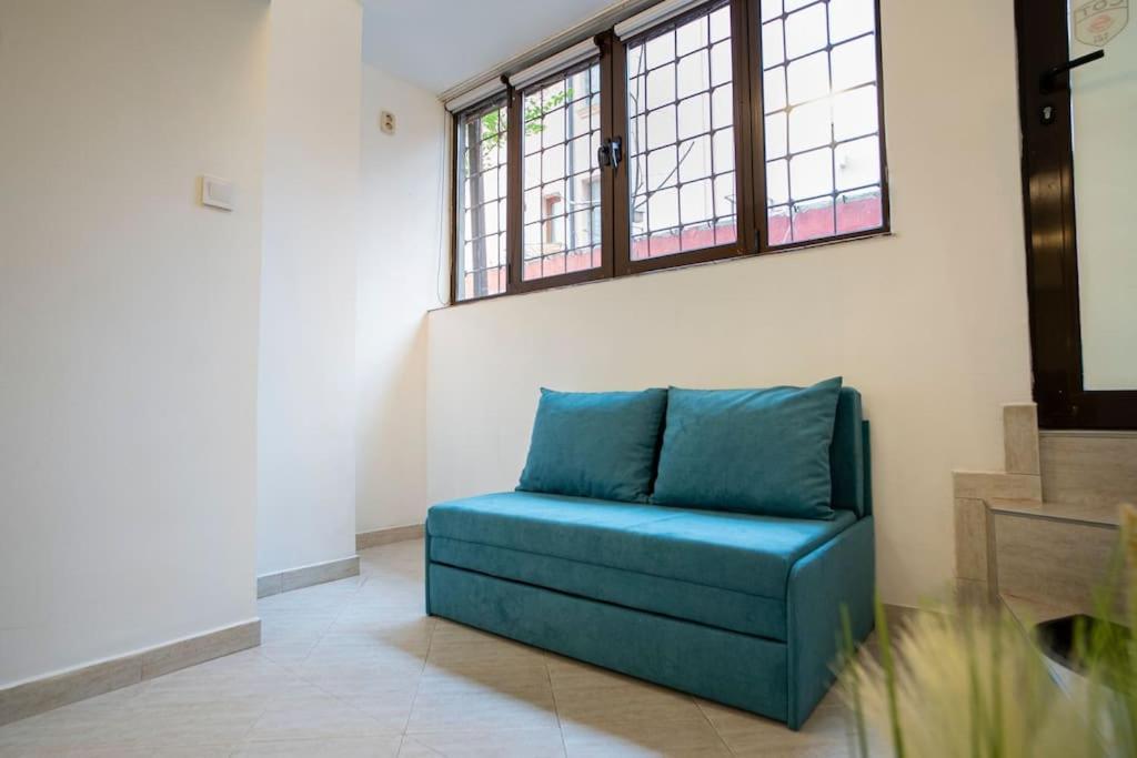 Studio With Courtyard Just Steps Away Vitosha Str โซเฟีย ภายนอก รูปภาพ